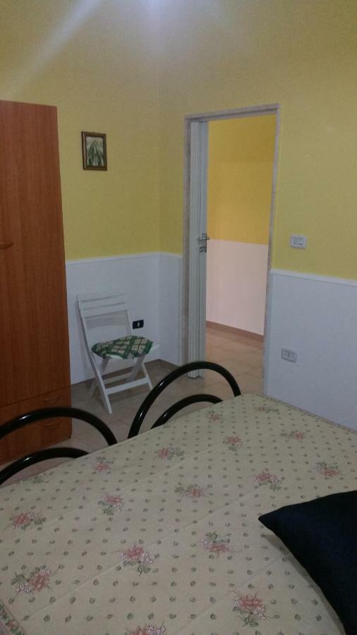 Casa Vacanza Via Lazio ตอร์เลลาปิลโล ภายนอก รูปภาพ